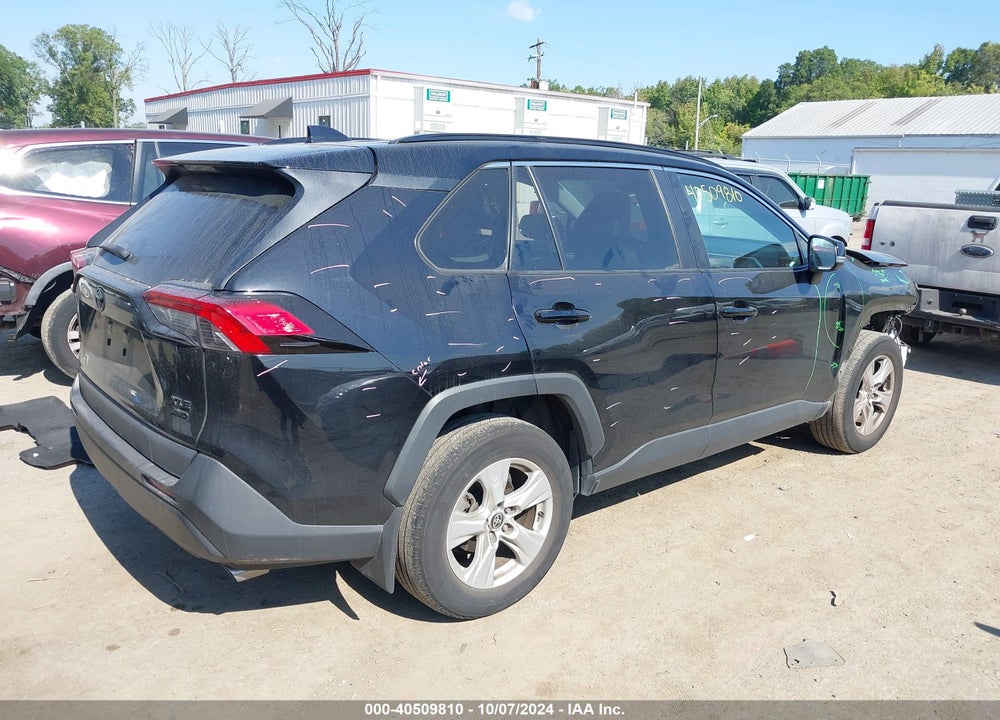 2021 TOYOTA RAV4 XLE VIN: 2T3P1RFV1MC216641