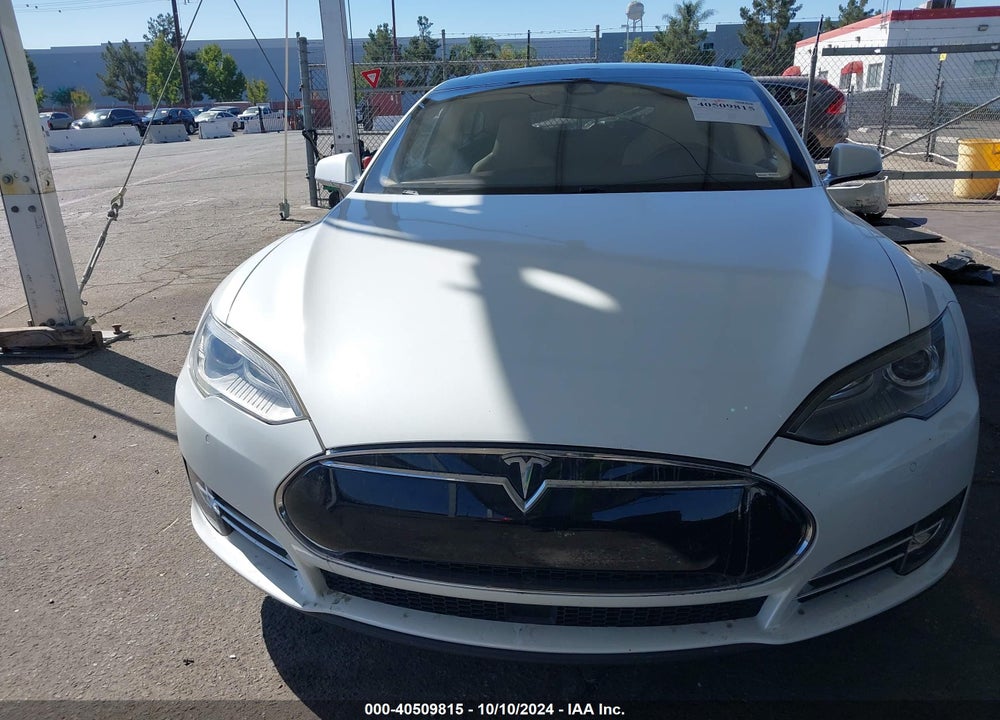 2014 TESLA MODEL S P85 VIN: 5YJSA1H10EFP53013