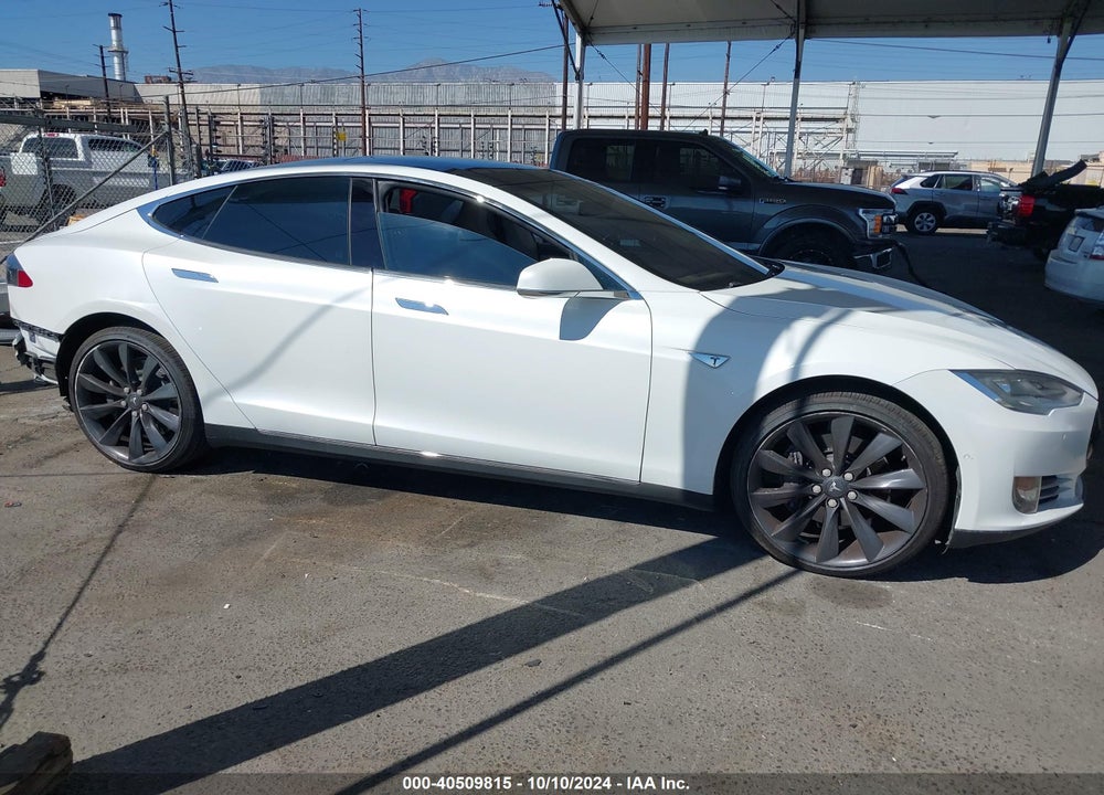 2014 TESLA MODEL S P85 VIN: 5YJSA1H10EFP53013