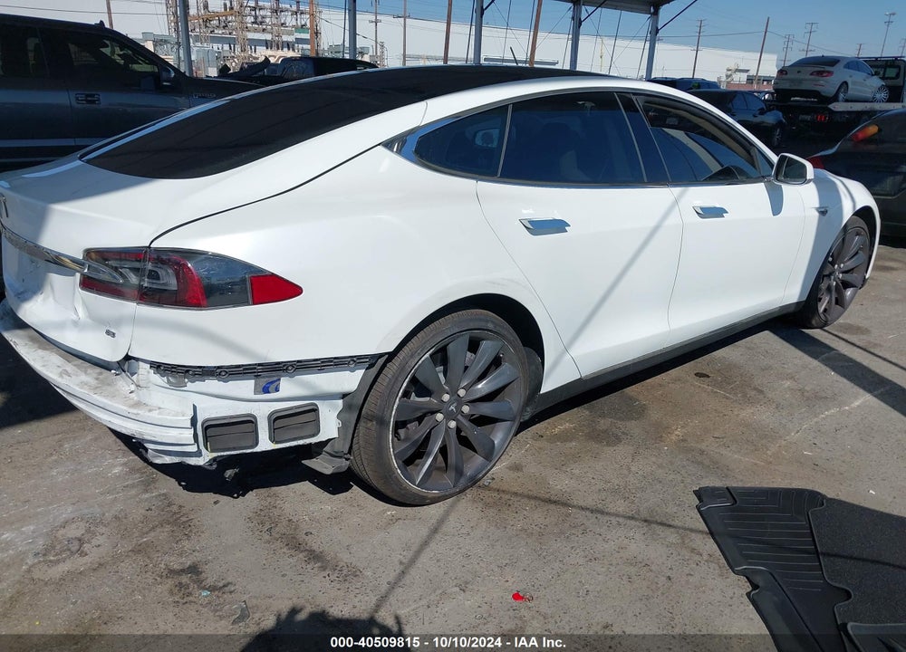 2014 TESLA MODEL S P85 VIN: 5YJSA1H10EFP53013