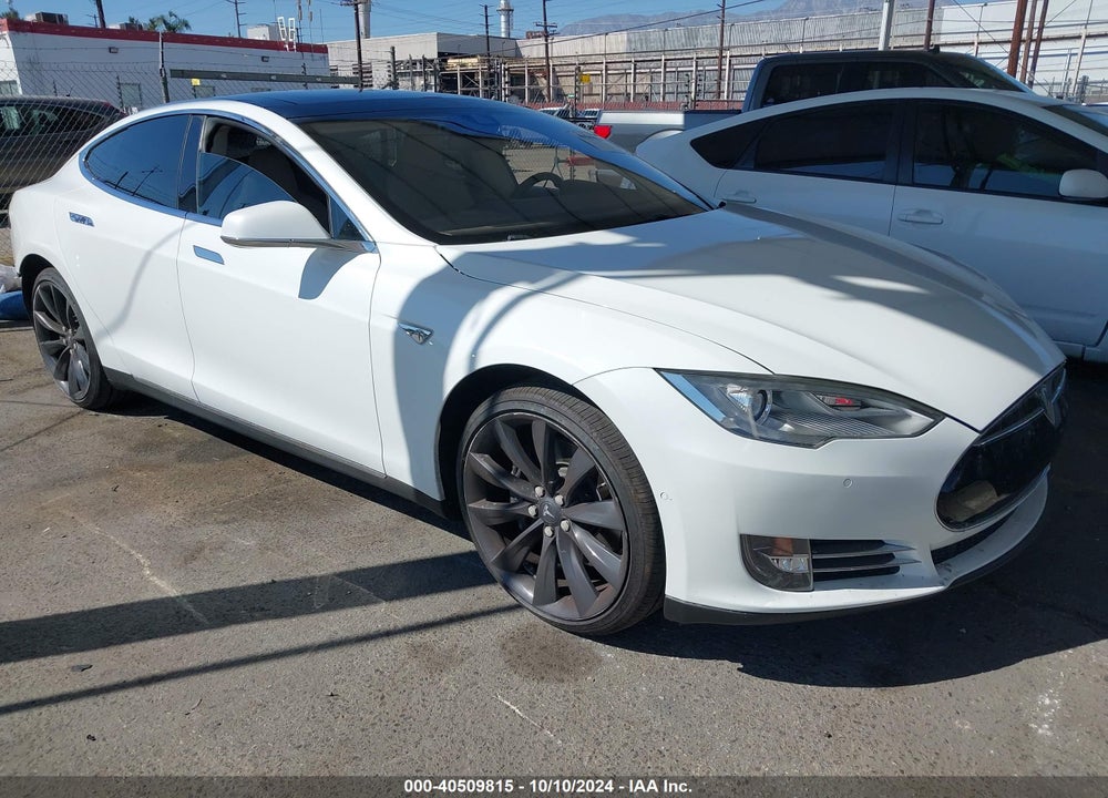 2014 TESLA MODEL S P85 VIN: 5YJSA1H10EFP53013