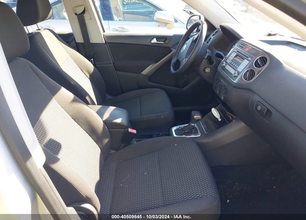 2009 VOLKSWAGEN TIGUAN S/SE/SEL VIN: WVGAV75N89W002040