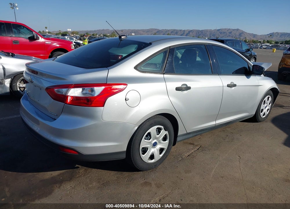 2013 FORD FOCUS VIN: 1FADP3E22DL383670