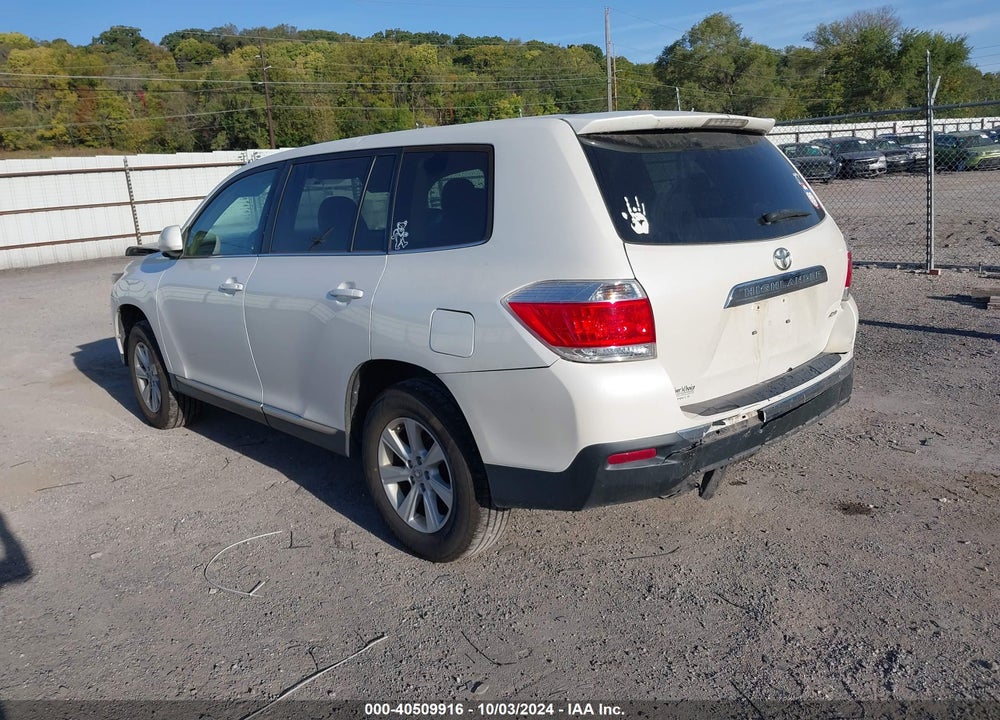 2013 TOYOTA HIGHLANDER BASE V6 VIN: 5TDBK3EH6DS184687