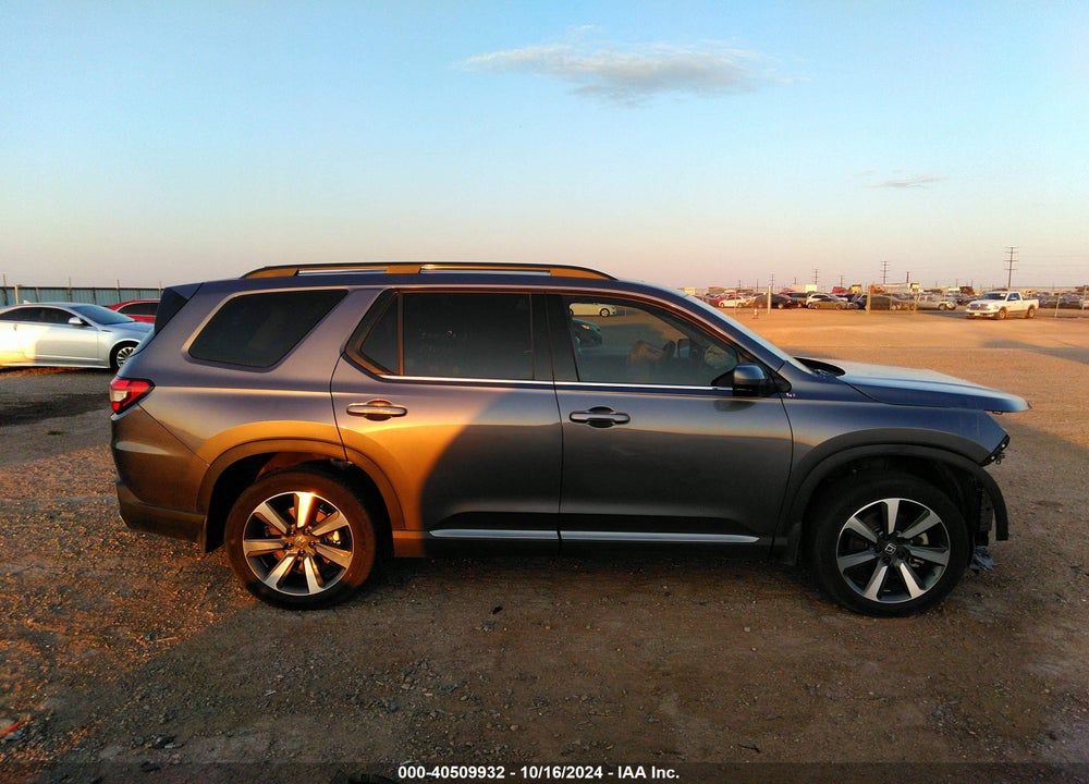 2024 HONDA PILOT TOURING VIN: 5FNYG2H71RB000583