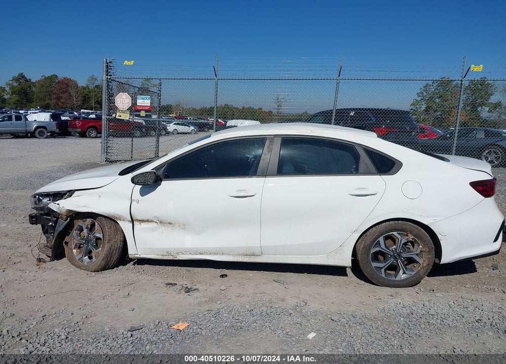 2021 KIA FORTE LXS VIN: 3KPF24AD1ME363238