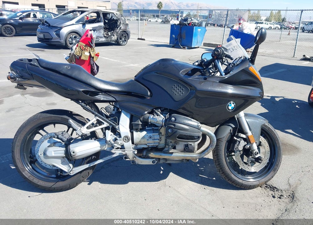 2000 BMW R1100 S VIN: WB10432A0YZB51522