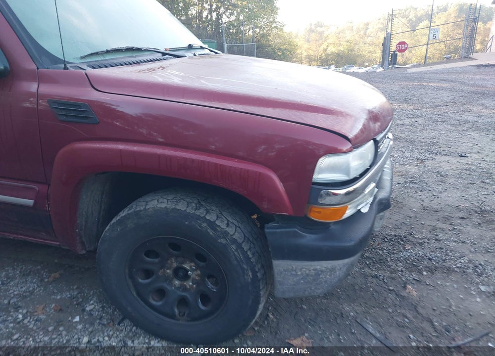 2005 CHEVROLET TAHOE LS VIN: 1GNEK13T35J238929