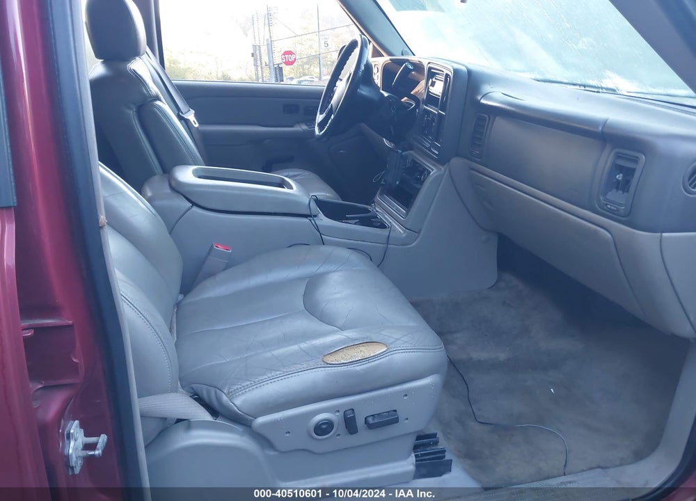 2005 CHEVROLET TAHOE LS VIN: 1GNEK13T35J238929