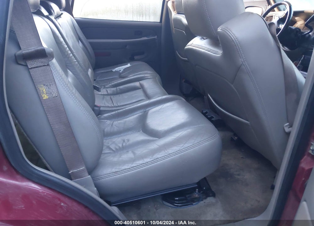 2005 CHEVROLET TAHOE LS VIN: 1GNEK13T35J238929