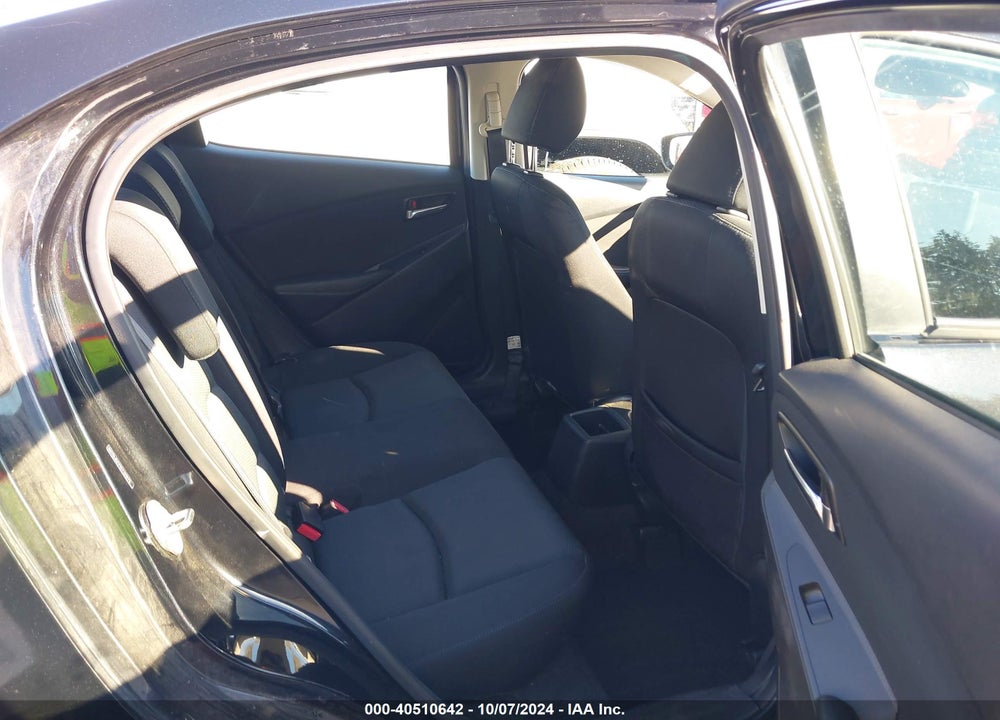 2016 SCION IA VIN: 3MYDLBZV1GY131975