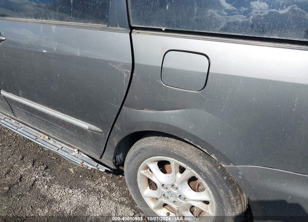 2004 TOYOTA SIENNA XLE LIMITED VIN: 5TDBA22CX4S007100
