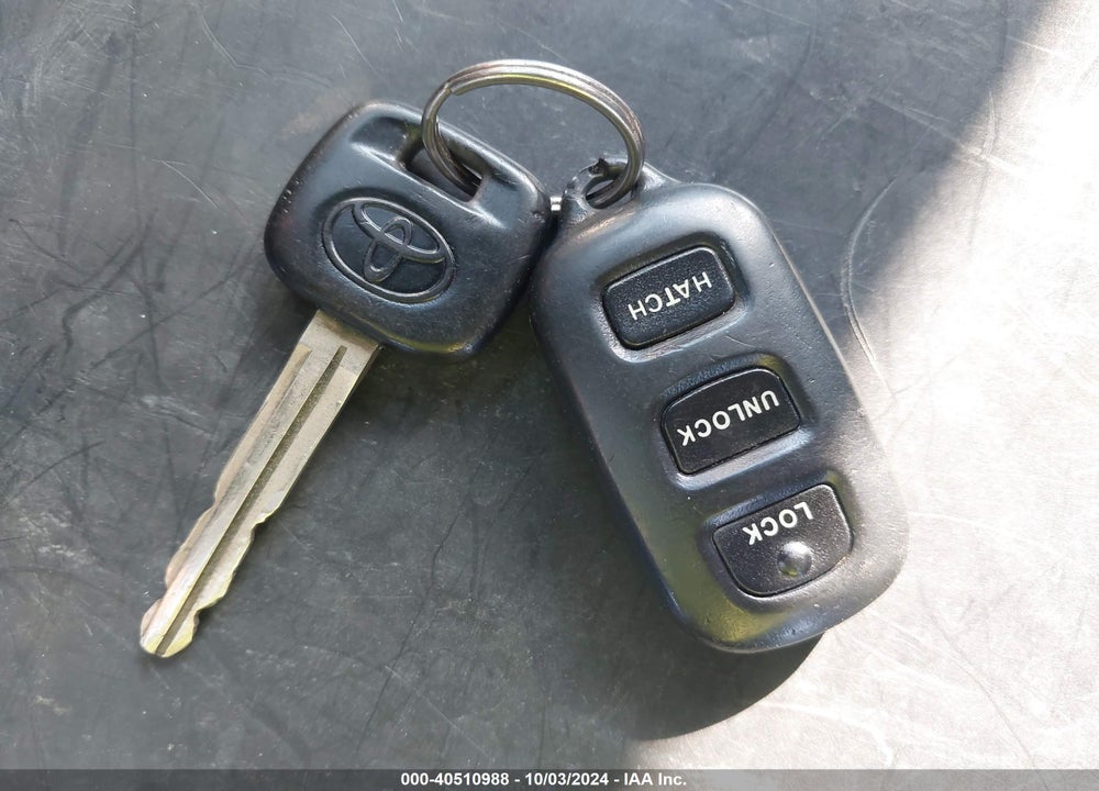 2004 TOYOTA MATRIX/XR VIN: 2T1KR32E94C169261