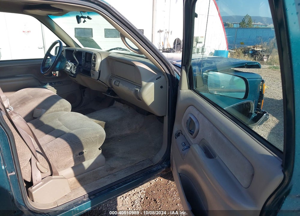 1997 CHEVROLET TAHOE LS VIN: 1GNEK13R2VJ389555