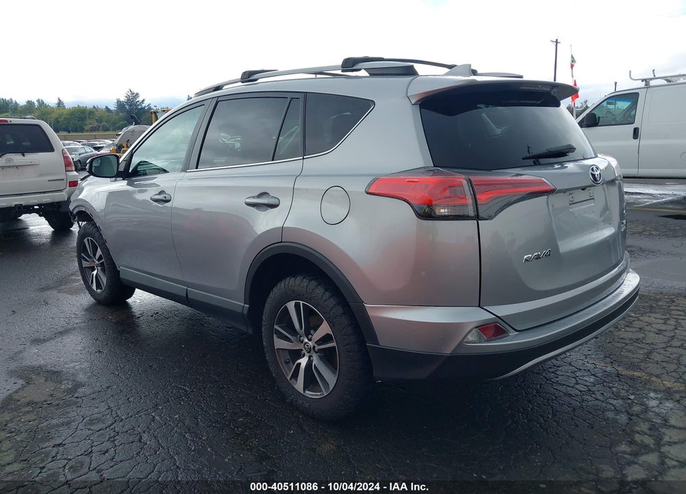 2017 TOYOTA RAV4 XLE VIN: 2T3RFREV9HW643128
