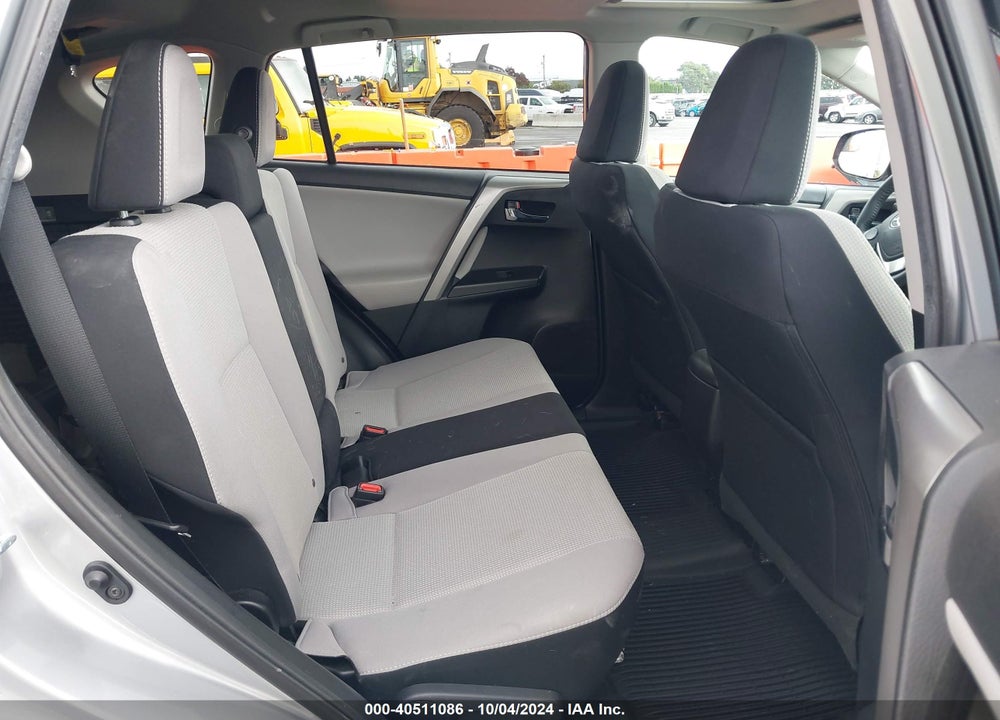2017 TOYOTA RAV4 XLE VIN: 2T3RFREV9HW643128