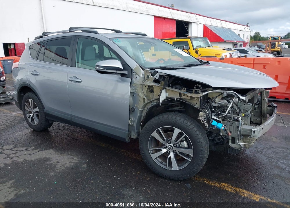2017 TOYOTA RAV4 XLE VIN: 2T3RFREV9HW643128