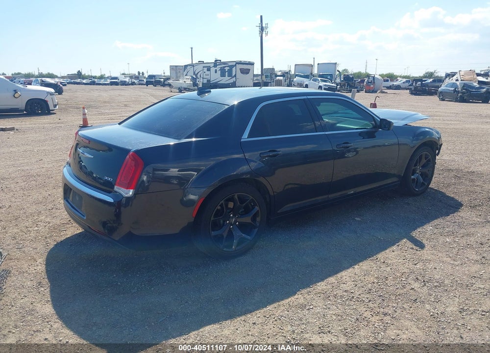 2016 CHRYSLER 300 LIMITED VIN: 2C3CCAAGXGH211982