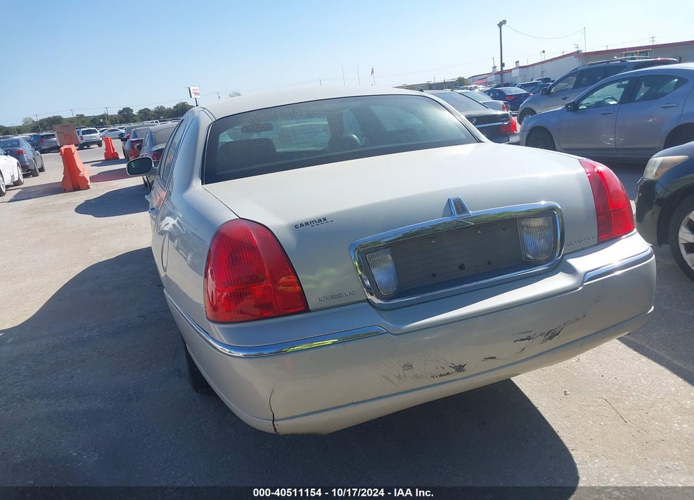 2007 LINCOLN TOWN CAR DESIGNER SERIES VIN: 1LNHM83V57Y623215