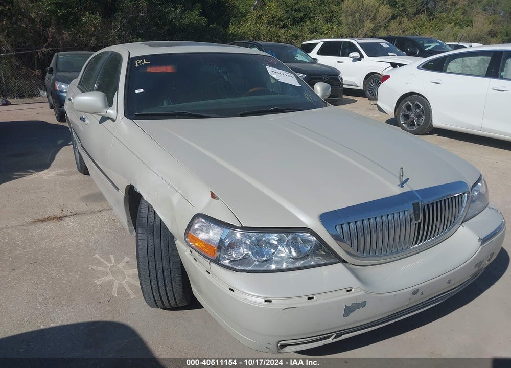 2007 LINCOLN TOWN CAR DESIGNER SERIES VIN: 1LNHM83V57Y623215