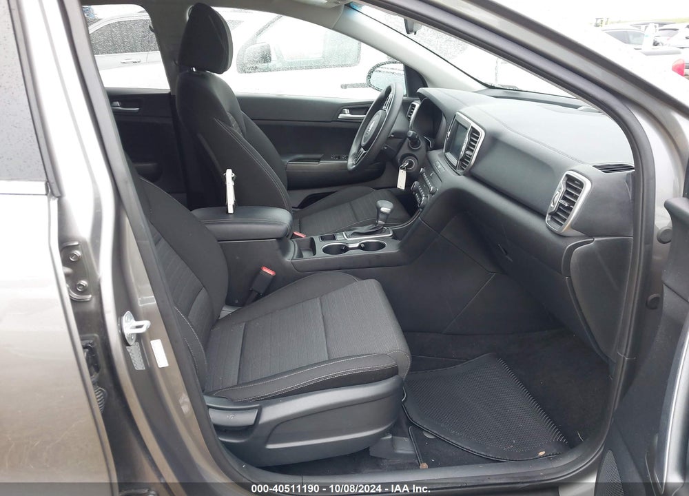 2018 KIA SPORTAGE LX VIN: KNDPMCAC5J7438745
