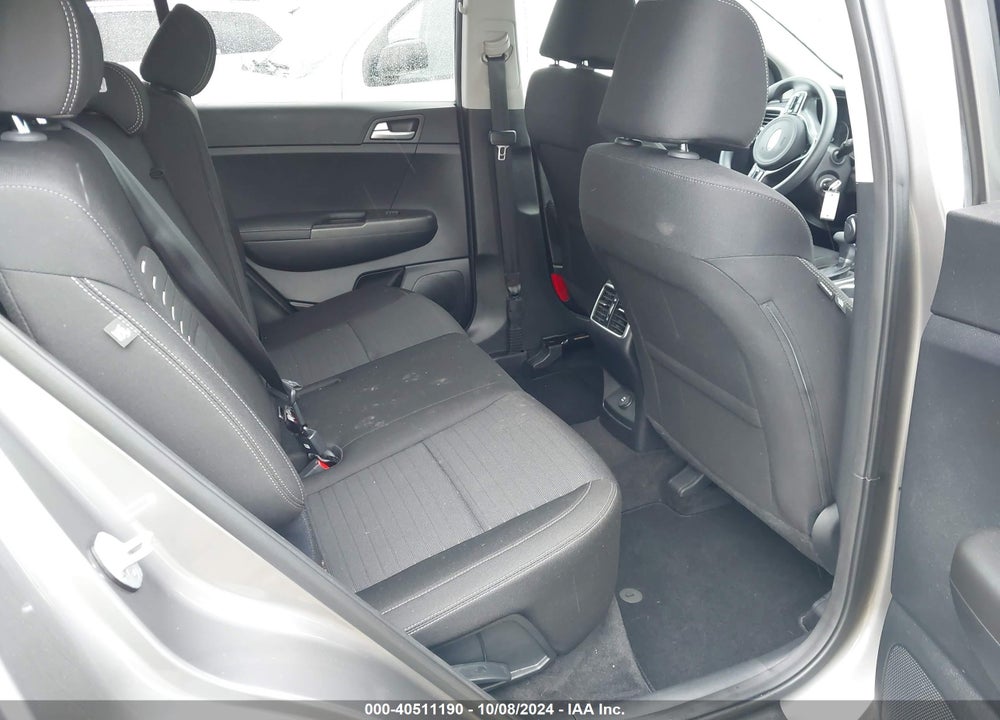 2018 KIA SPORTAGE LX VIN: KNDPMCAC5J7438745
