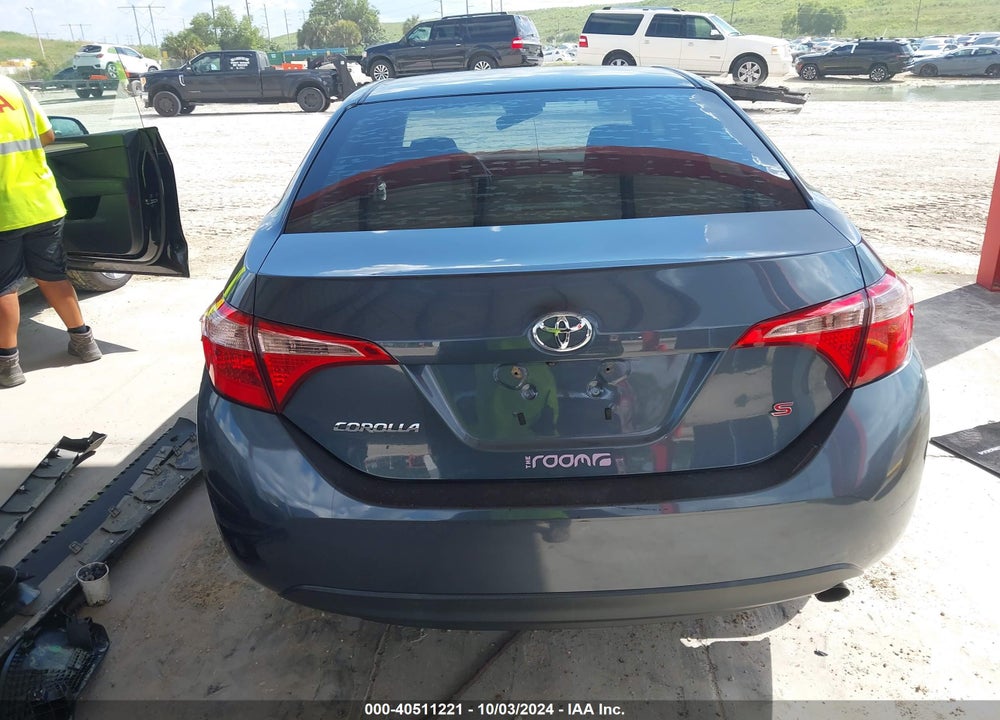 2018 TOYOTA COROLLA LE VIN: 2T1BURHE5JC978163