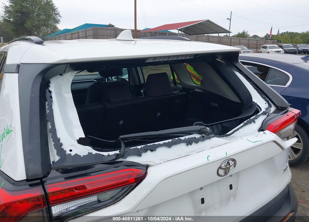 2019 TOYOTA RAV4 XLE VIN: 2T3W1RFV5KW045285