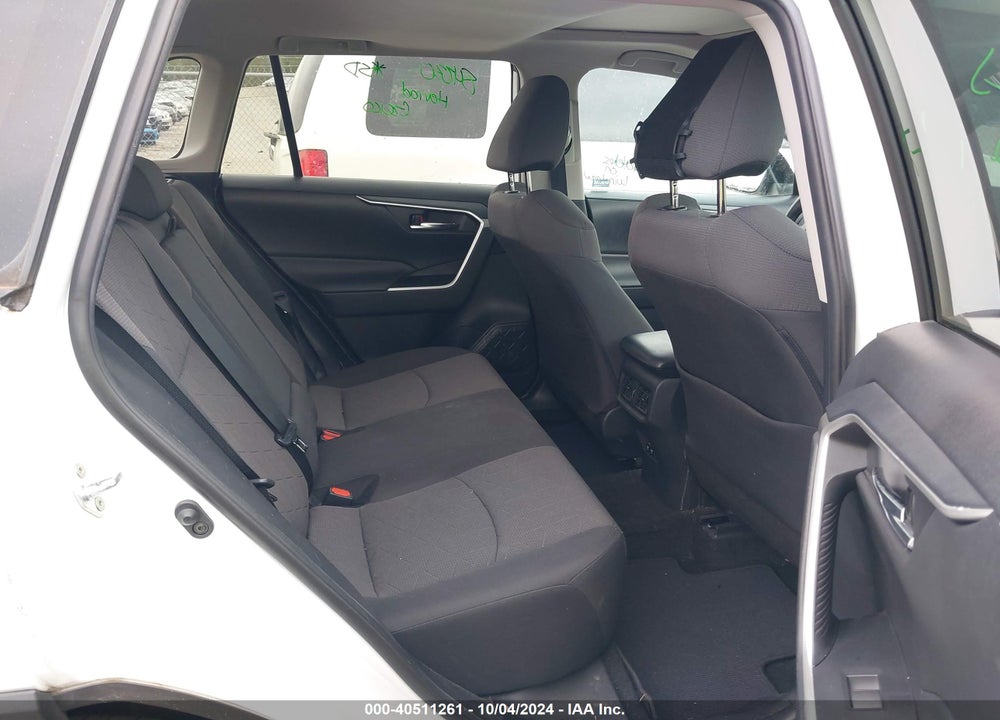 2019 TOYOTA RAV4 XLE VIN: 2T3W1RFV5KW045285
