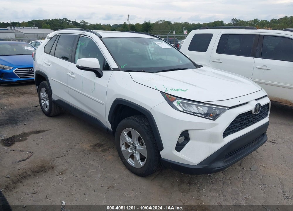 2019 TOYOTA RAV4 XLE VIN: 2T3W1RFV5KW045285