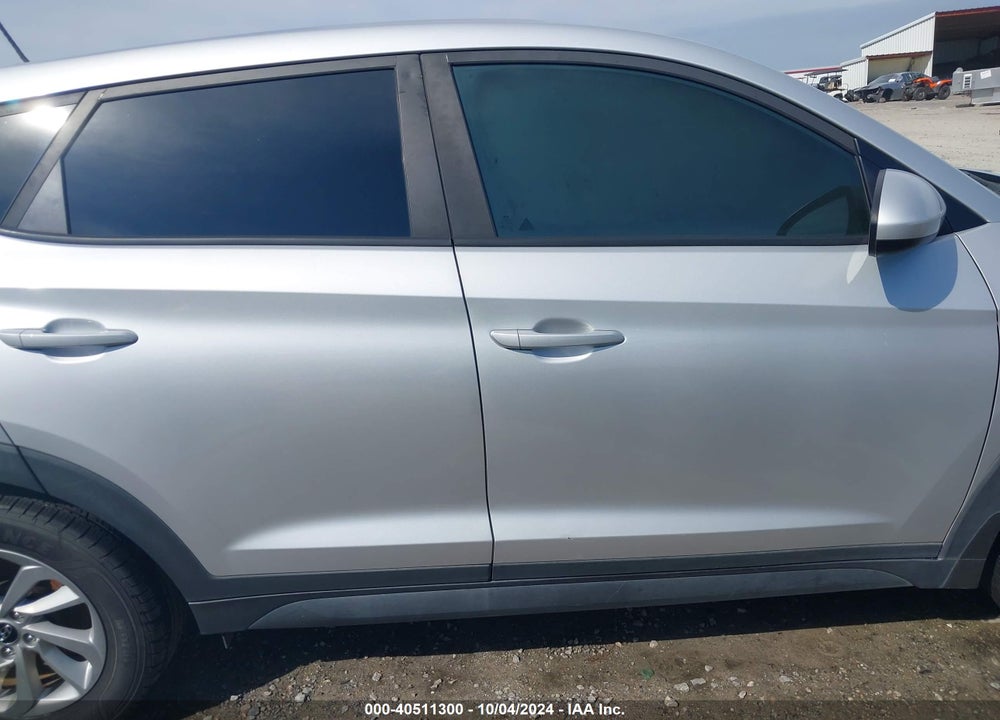 2016 HYUNDAI TUCSON SE VIN: KM8J23A48GU211365