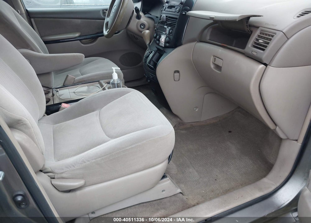 2005 TOYOTA SIENNA LE VIN: 5TDZA23C75S233772