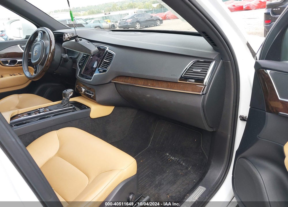 2016 VOLVO XC90 T6 MOMENTUM VIN: YV4A22PK8G1039129