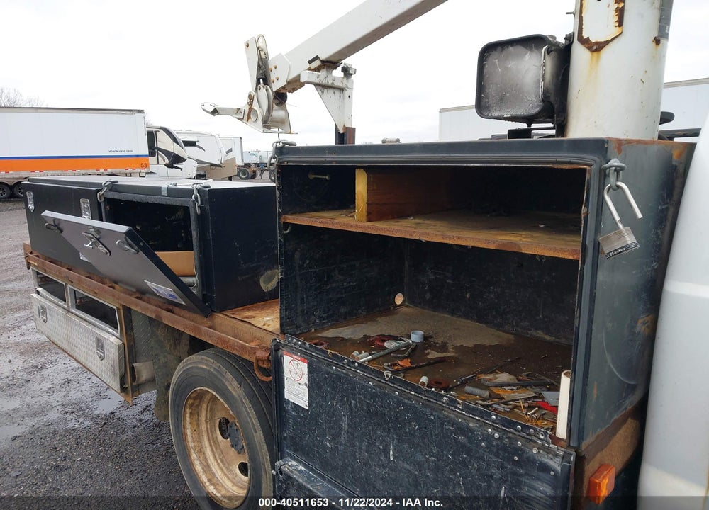 2002 FORD F-550 CHASSIS VIN: 1FDAF57F52ED14349