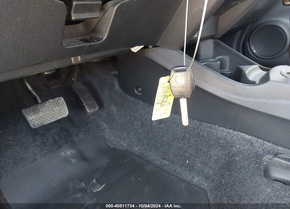2011 HONDA FIT VIN: JHMGE8H39BC010264
