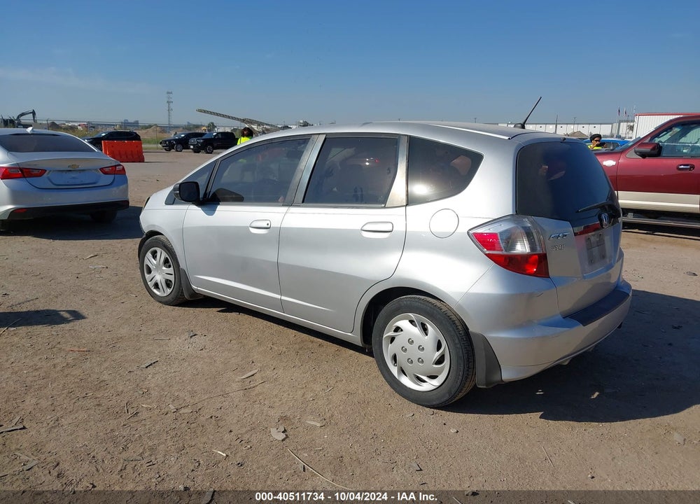 2011 HONDA FIT VIN: JHMGE8H39BC010264