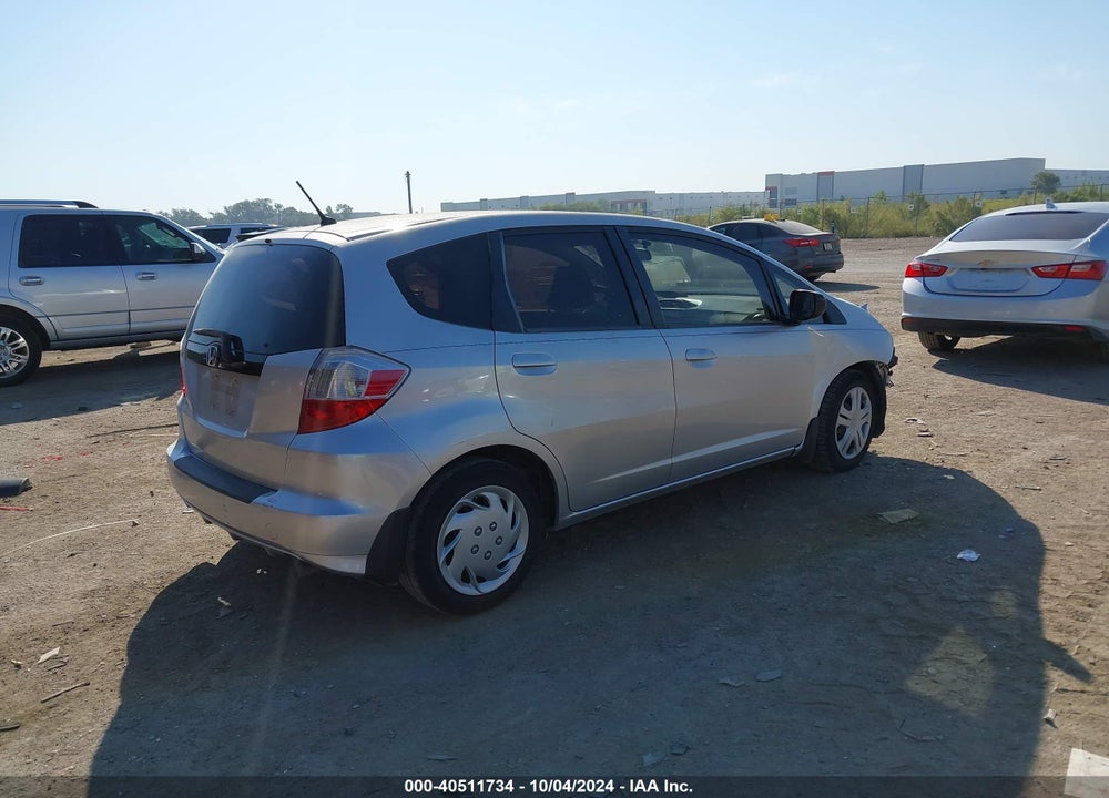 2011 HONDA FIT VIN: JHMGE8H39BC010264
