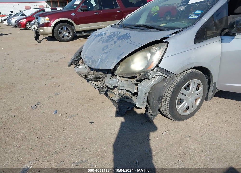 2011 HONDA FIT VIN: JHMGE8H39BC010264
