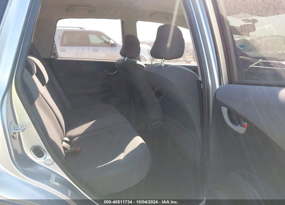 2011 HONDA FIT VIN: JHMGE8H39BC010264