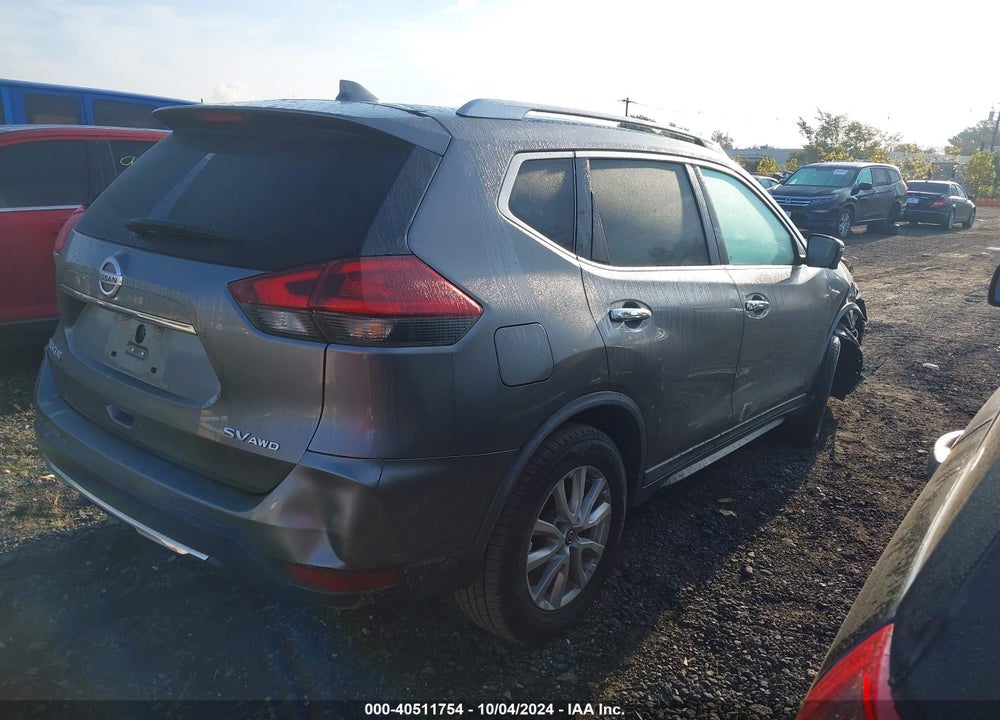2018 NISSAN ROGUE SV VIN: KNMAT2MV0JP574765