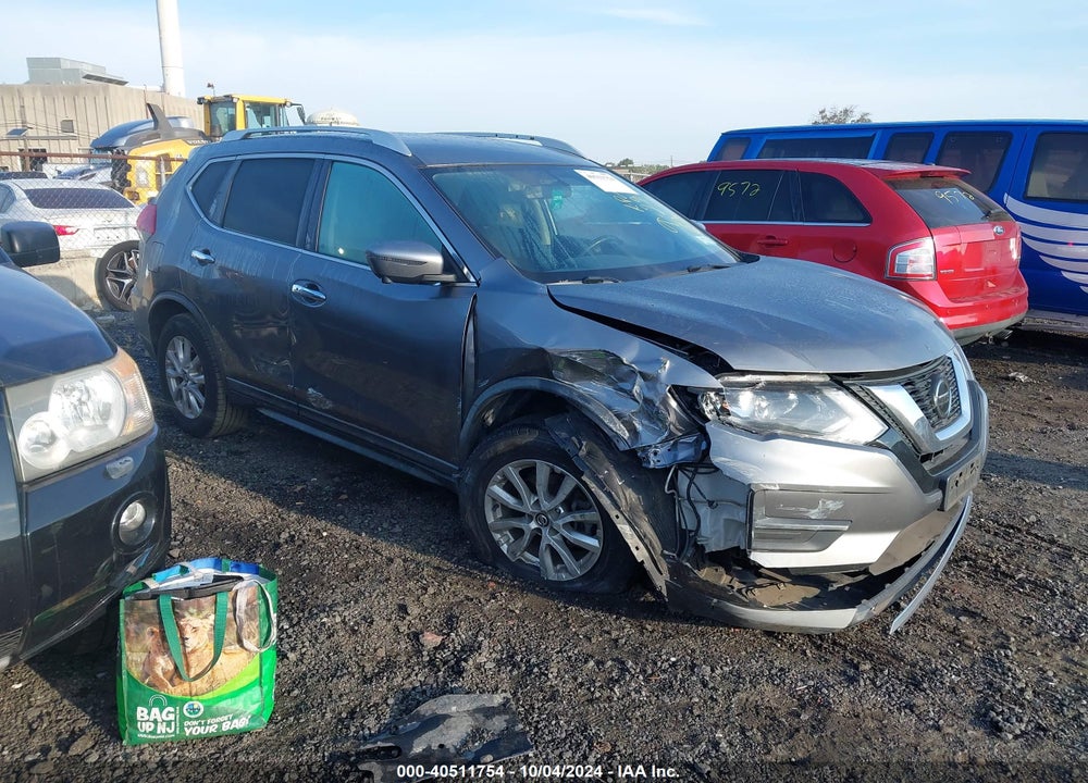 2018 NISSAN ROGUE SV VIN: KNMAT2MV0JP574765