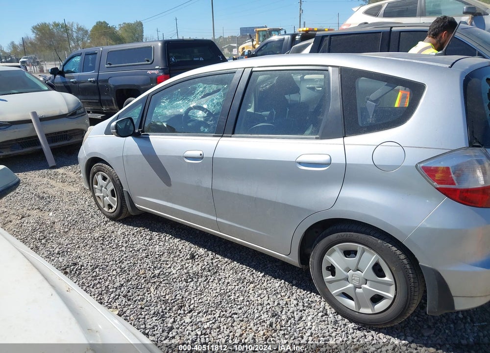 2013 HONDA FIT VIN: JHMGE8H31DC044928
