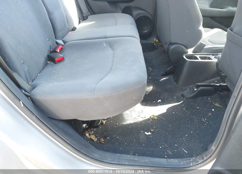 2013 HONDA FIT VIN: JHMGE8H31DC044928