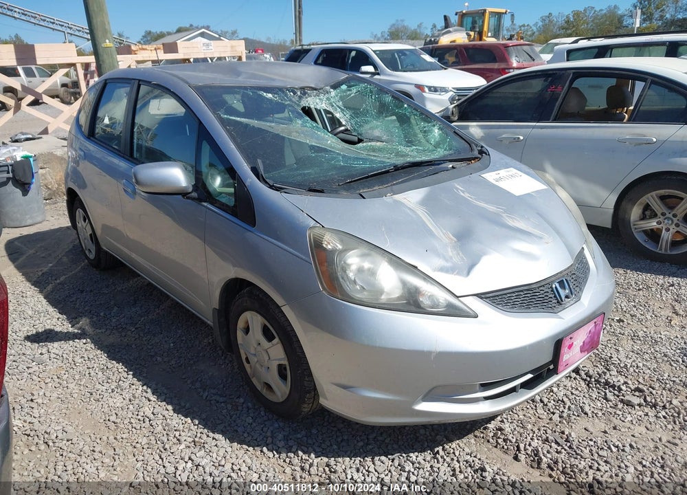 2013 HONDA FIT VIN: JHMGE8H31DC044928