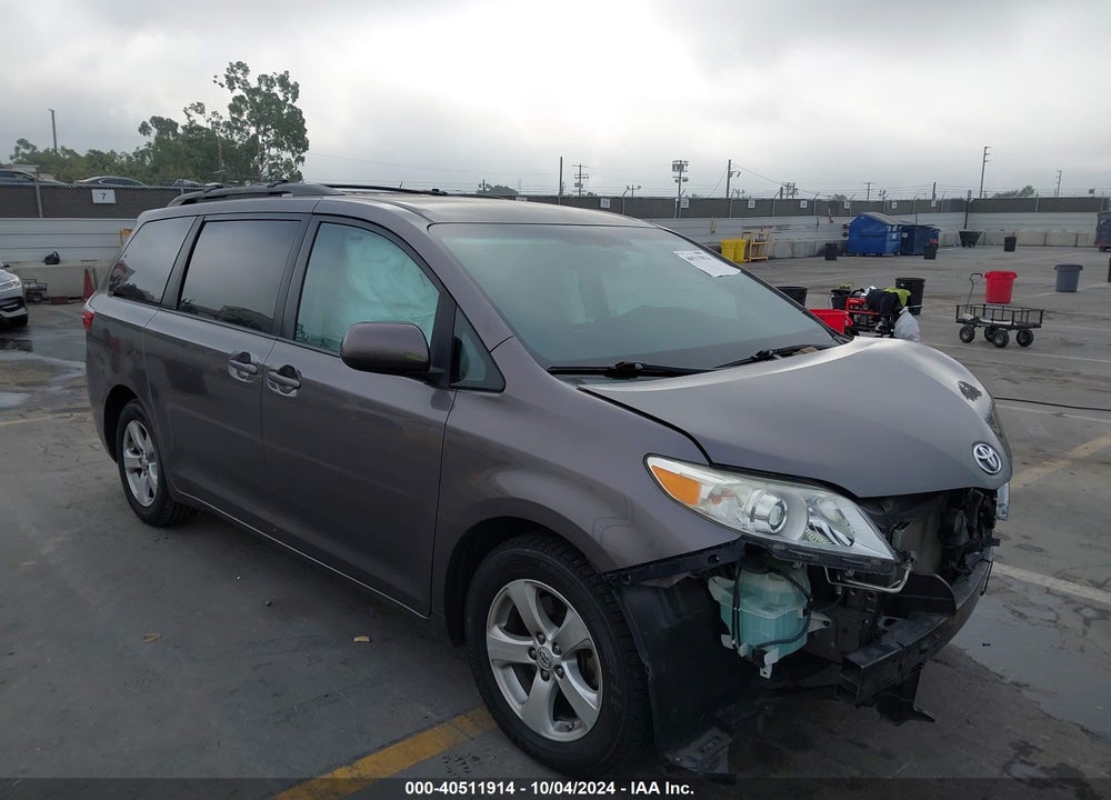 2015 TOYOTA SIENNA LE 8 PASSENGER VIN: 5TDKK3DCXFS577374