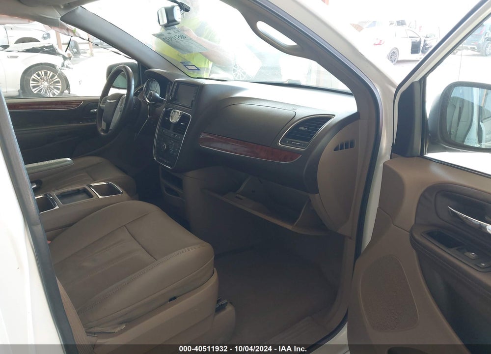 2014 CHRYSLER TOWN & COUNTRY TOURING VIN: 2C4RC1BG9ER218417