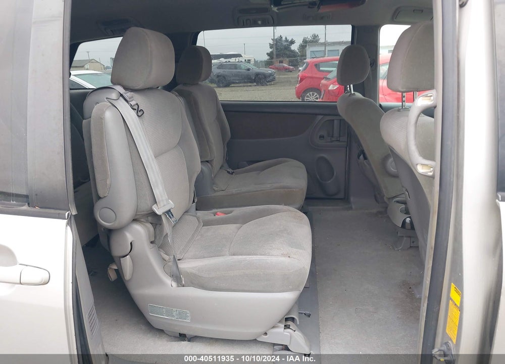 2004 TOYOTA SIENNA LE VIN: 5TDZA23CX4S100244