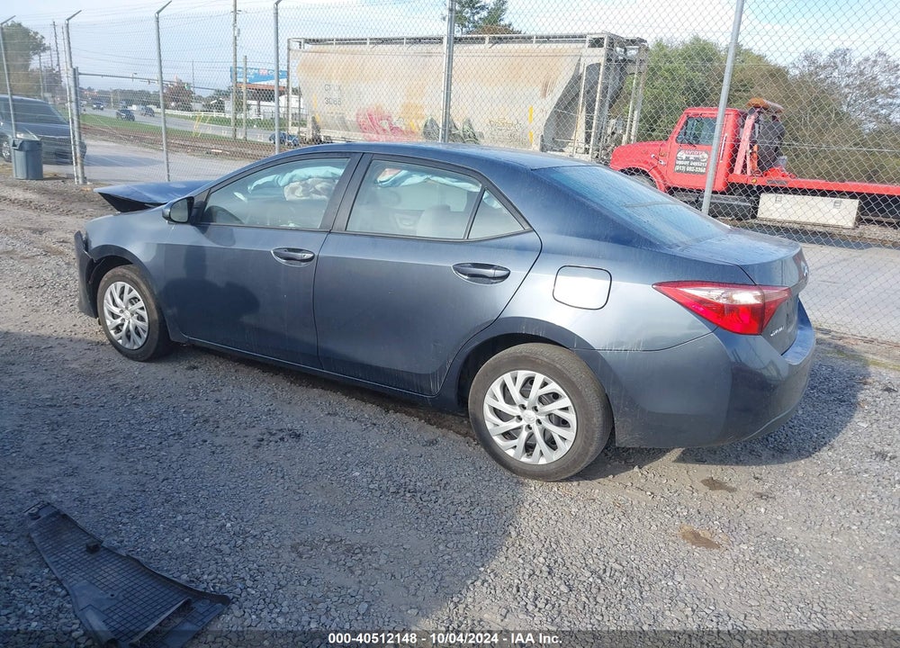 2018 TOYOTA COROLLA LE VIN: 5YFBURHE5JP797905