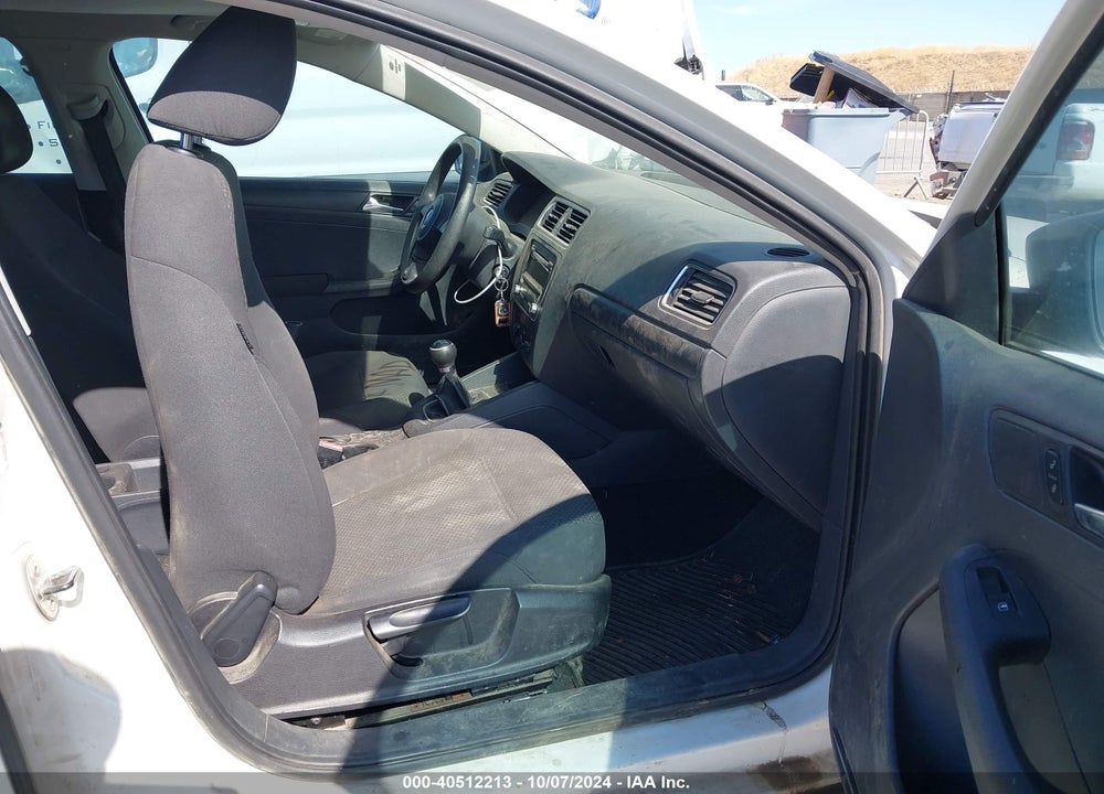 2011 VOLKSWAGEN JETTA 2.0L S VIN: 3VW1K7AJ3BM362674
