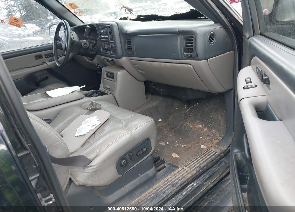 2001 CHEVROLET SUBURBAN 2500 LS VIN: 3GNGK26U51G270814